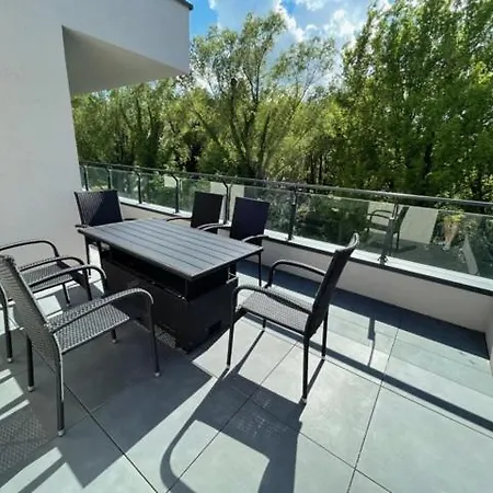 Lakeside Family & Apartament *