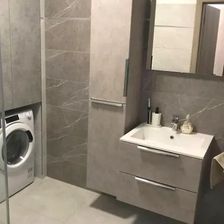 Lakeside Family & * קסזטלי