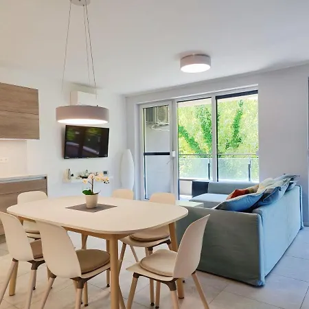 Apartament Lakeside Family & *