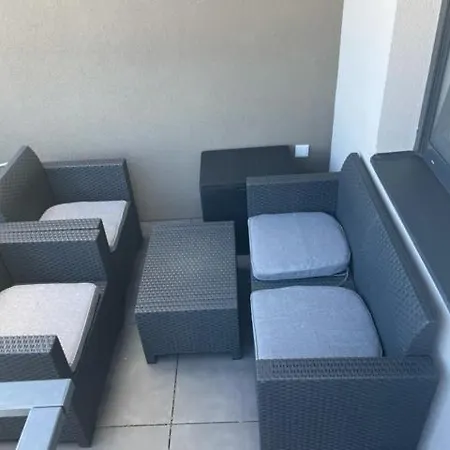 Lakeside Family & * קסזטלי