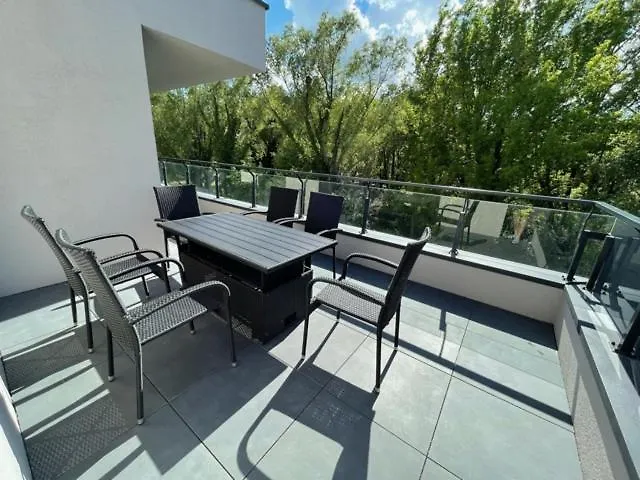 Lakeside Family & Apartament *