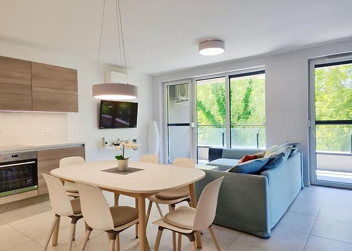 Apartament Lakeside Family & *